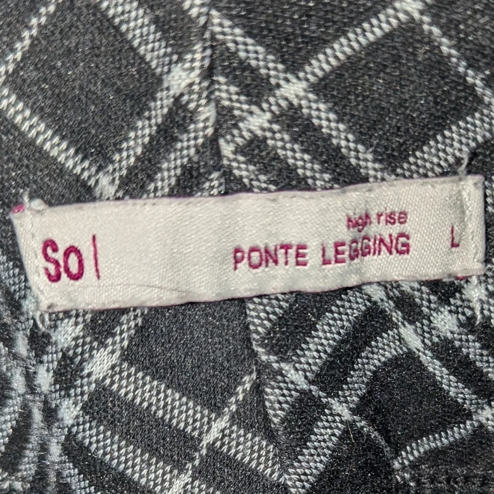 SO Monochrome Plaid Ponte Leggings - Picture 2 of 5
